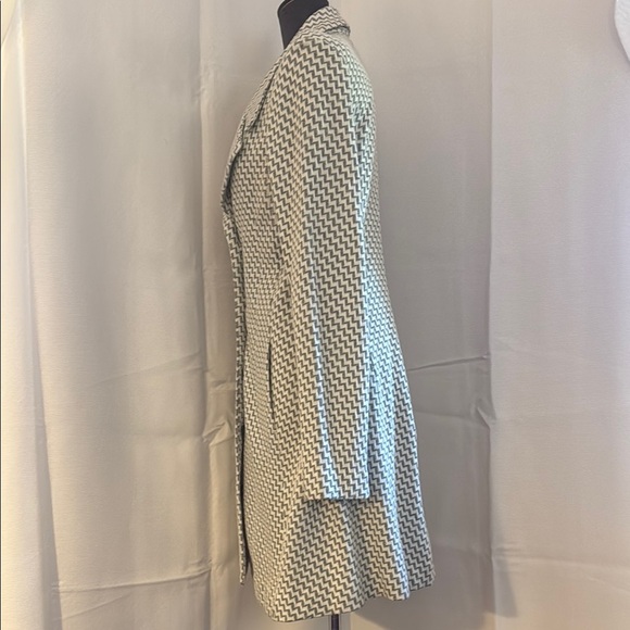 Vintage Women's Houndstooth Coat Metallic Silver and White, Made in Canada - Picture 4 of 11